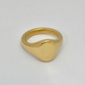 MILOR Italy Chevalier Oval Signet Ring in 14K Yellow Gold / Resin Size 7